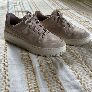 Nike Air Force 1 Women’s AF1 Sage Low Particle Beige/Phantom Platform Size 8.5